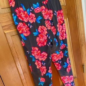 Aerie Lightweight Floral Joggers Pants Grey